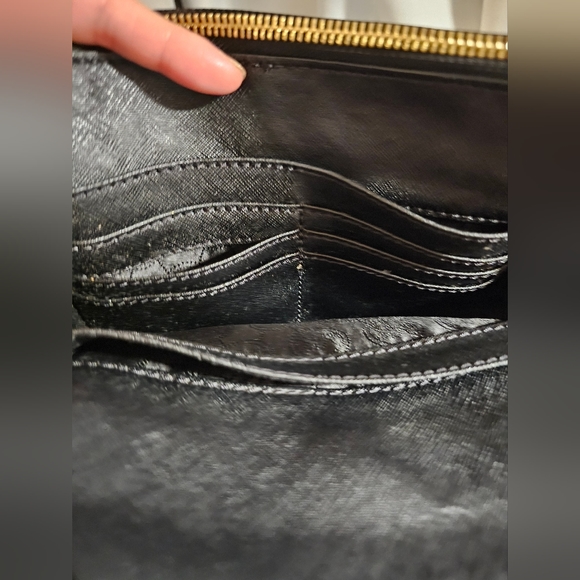 MICHAEL KORS Black crossbody leather bag with MK logo - Picture 7 of 16